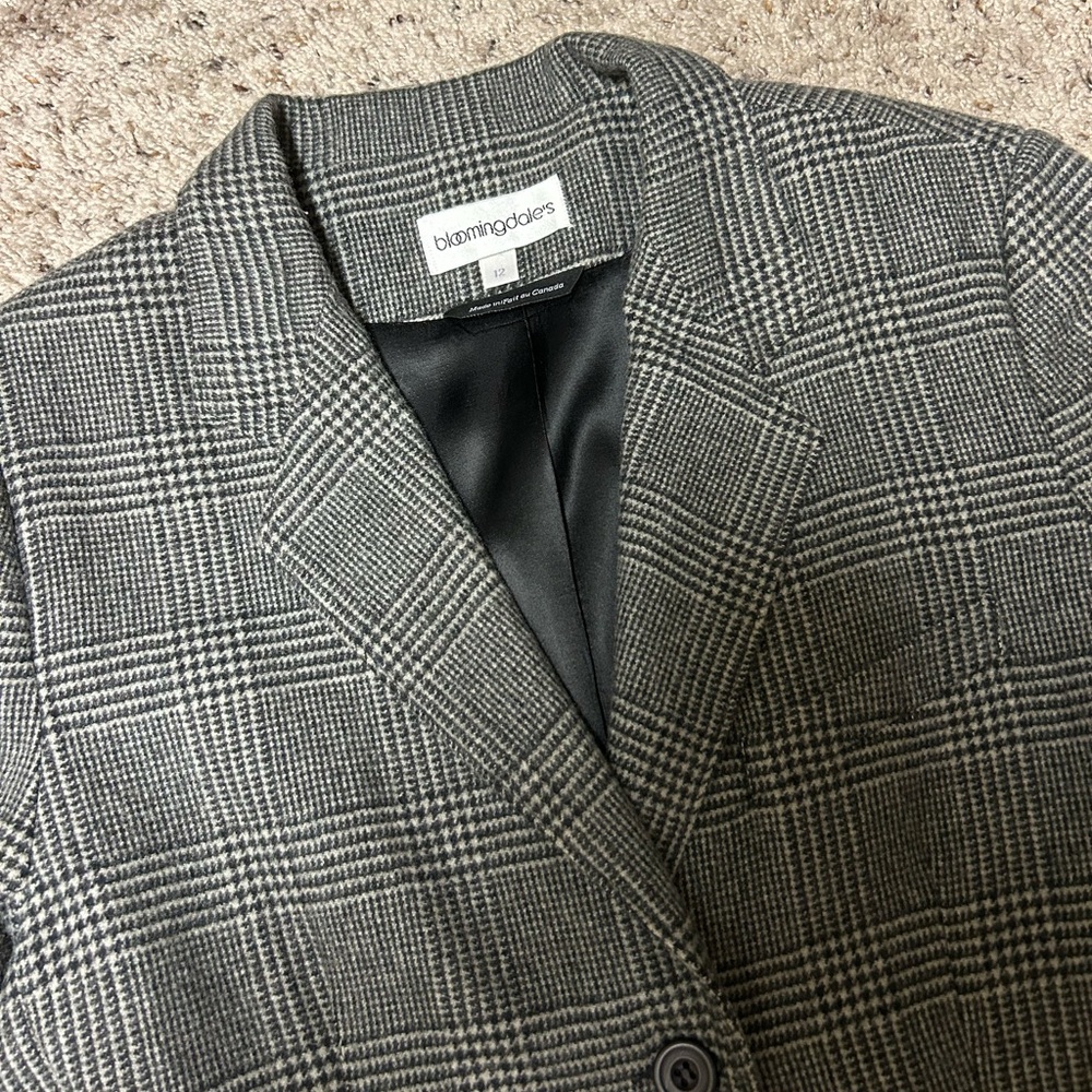 Bloomingdale’s grey plaid cashmere blazer - Picture 3 of 5